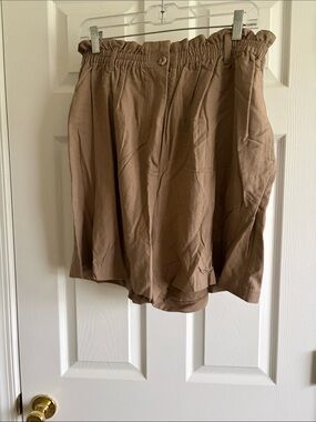 Relaxed High-Waist Paperbag Women’s Shorts — Brown
